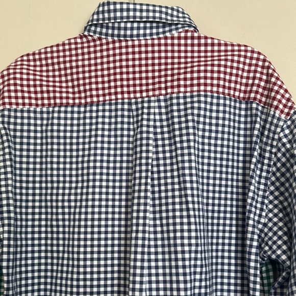 Vineyard Vines Casual Red and Green Button Down Shirt - Picture 3 of 9